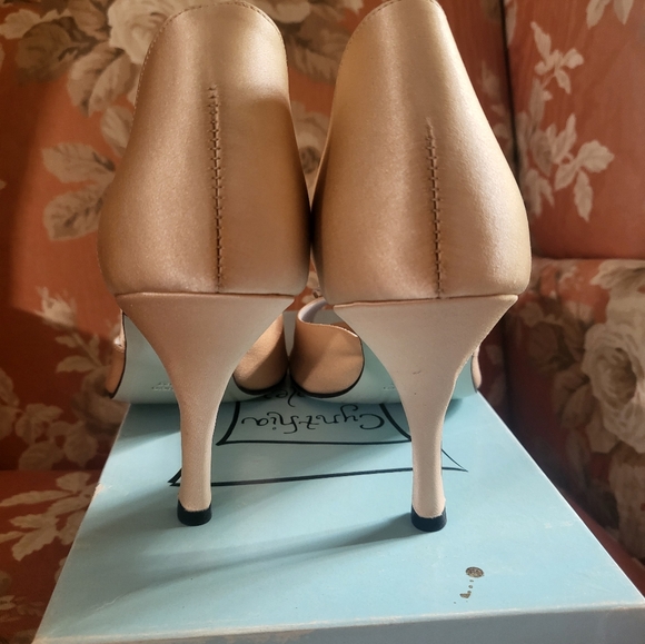 RARE Cynthia Rowley Golden Beige Satin Embelished Heels NWT 9.5 - Picture 8 of 10